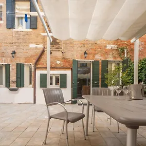 Luxury Garden Mansion R&r Apartment