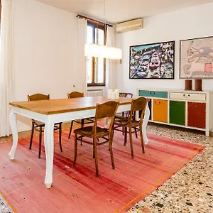 Apartment Bacio Di San Marco Venisejetaime, Venedig
