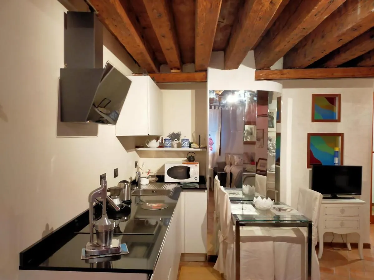 Suite Ai Leoni Venice 0*,  Italy