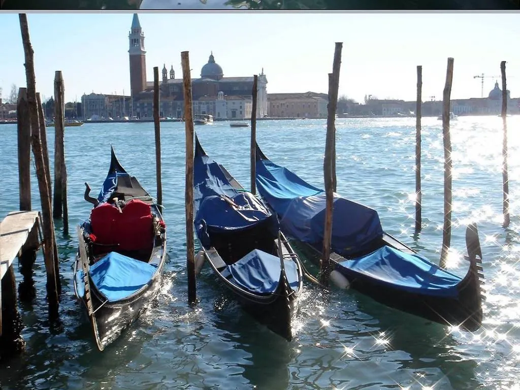 Apartment Suite Ai Leoni Venice