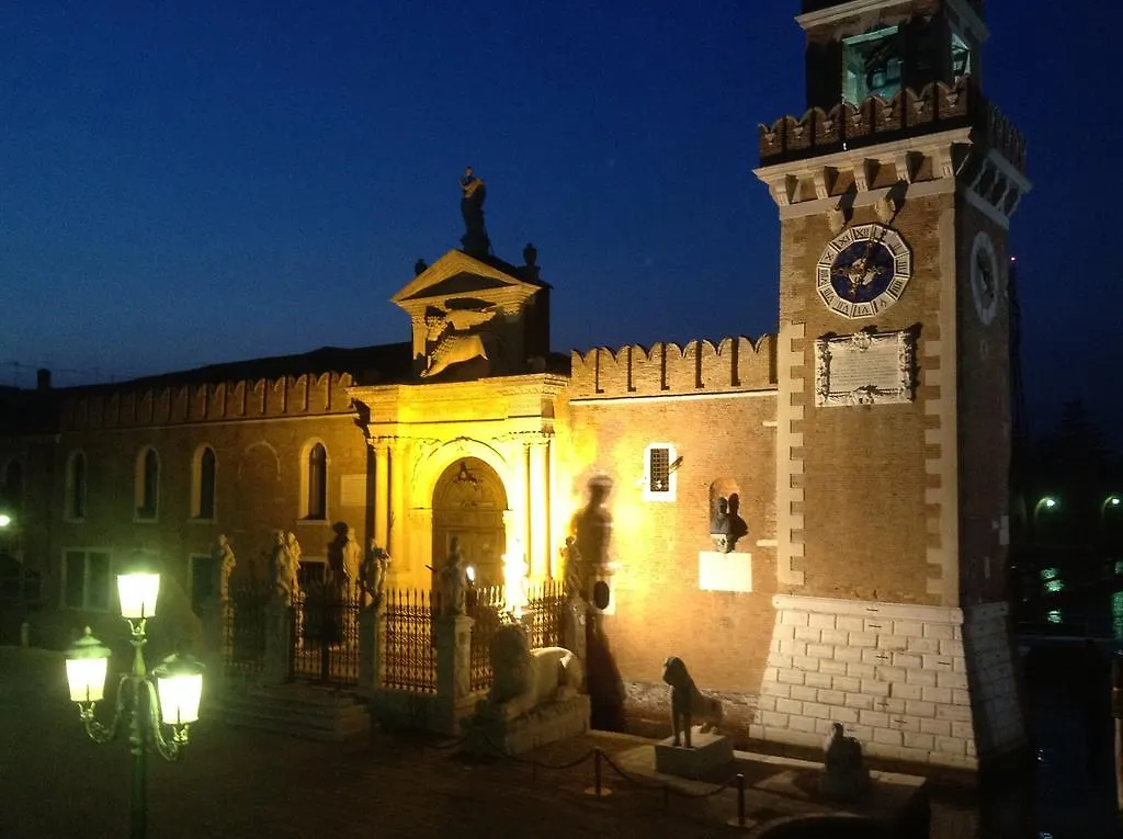Suite Ai Leoni Venice Apartment